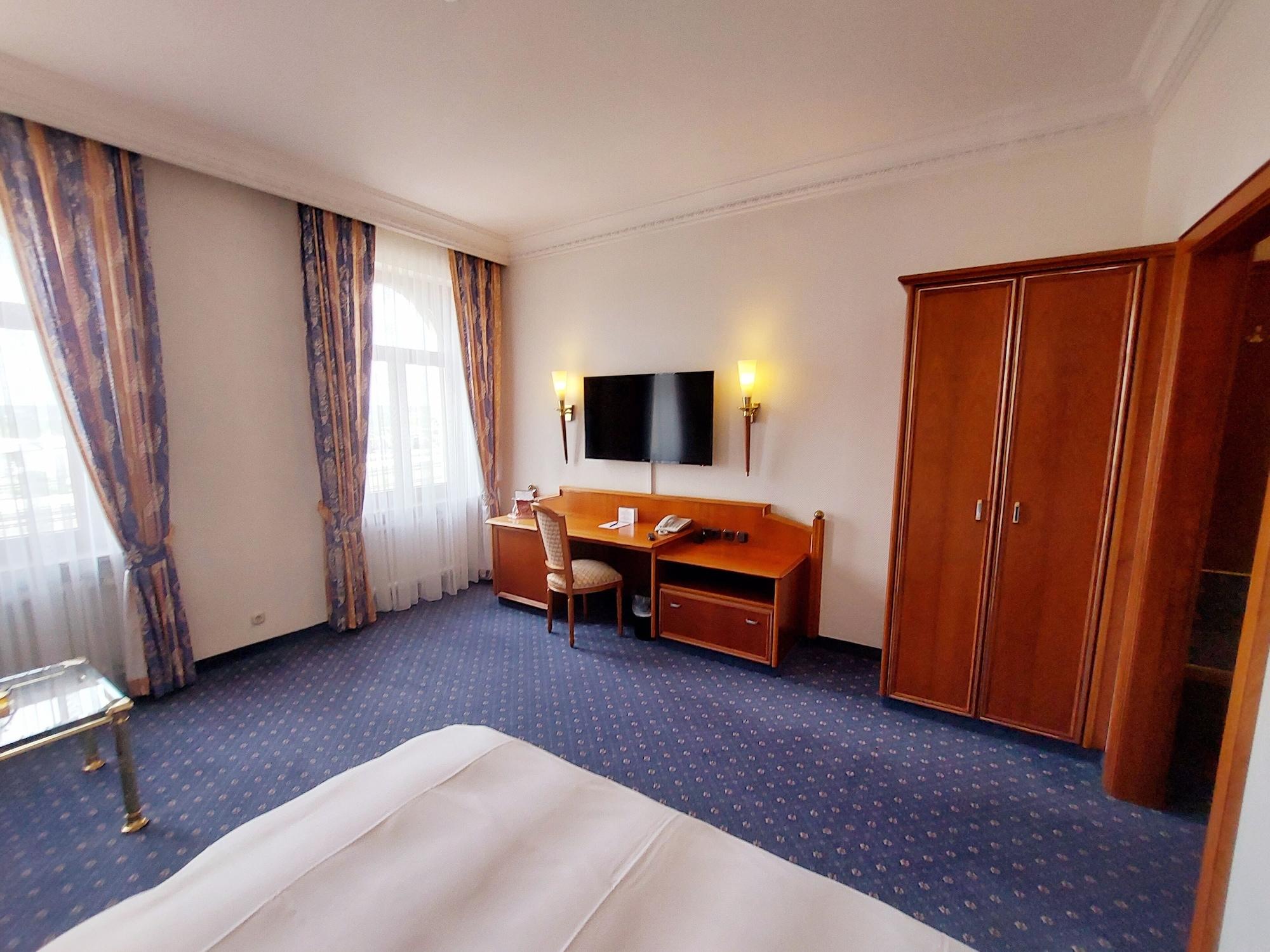 Hotel Bayerischer Hof דרזדן מראה חיצוני תמונה