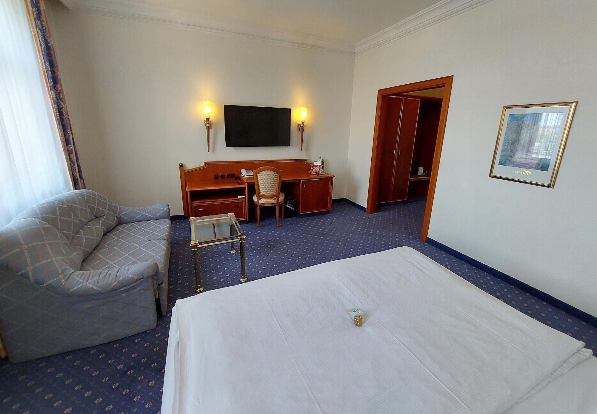 Hotel Bayerischer Hof דרזדן מראה חיצוני תמונה