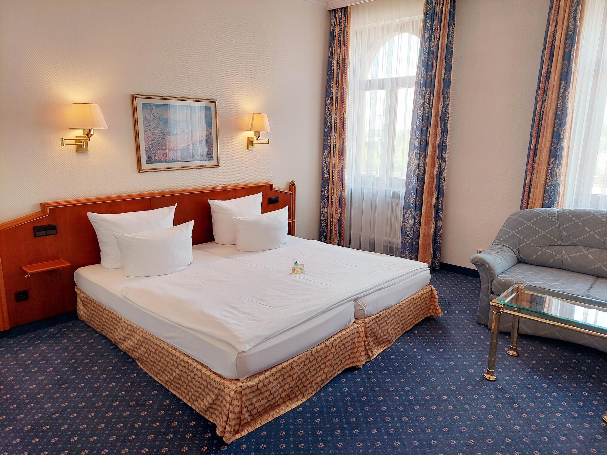 Hotel Bayerischer Hof דרזדן מראה חיצוני תמונה