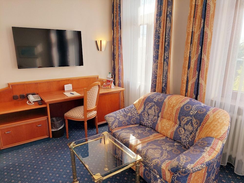 Hotel Bayerischer Hof דרזדן מראה חיצוני תמונה
