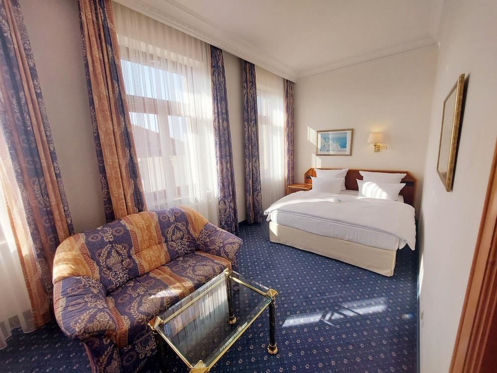 Hotel Bayerischer Hof דרזדן מראה חיצוני תמונה