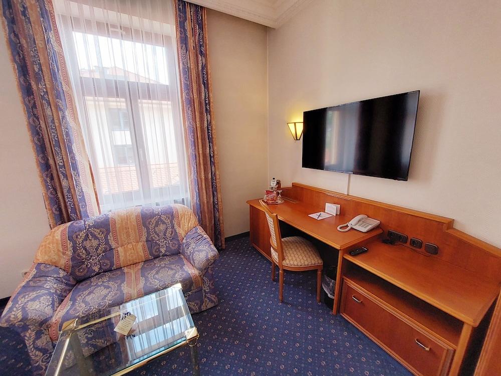 Hotel Bayerischer Hof דרזדן מראה חיצוני תמונה