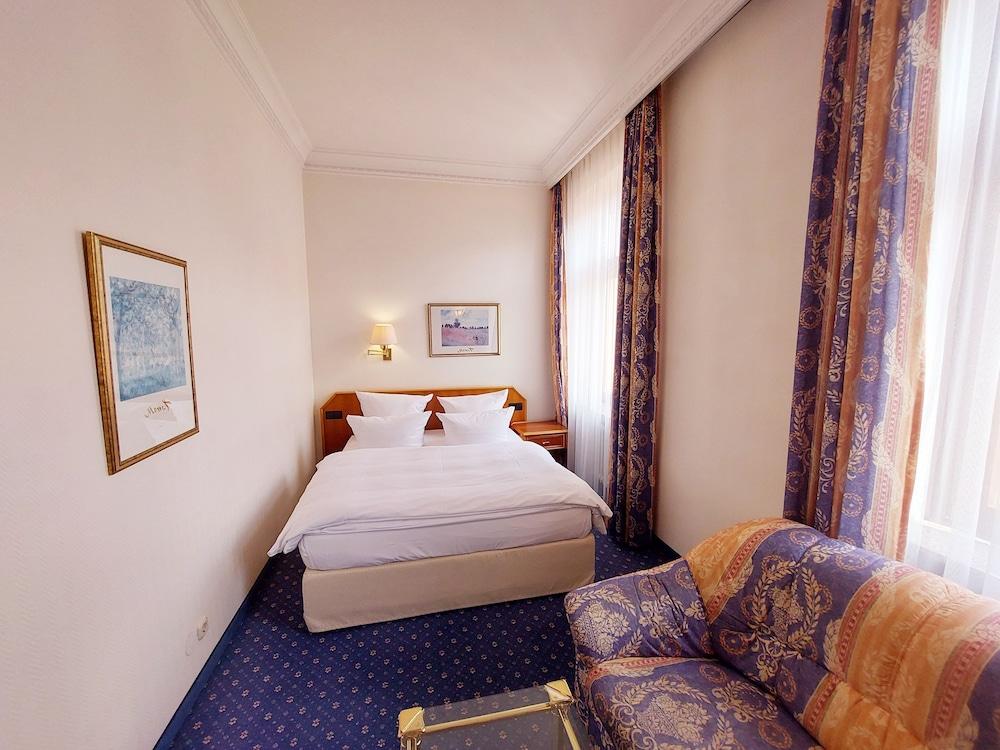 Hotel Bayerischer Hof דרזדן מראה חיצוני תמונה